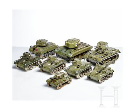   Acht amerikanische Gama-Panzer  Konvolut Panzer, Gama, 50/60er Jahre, Blechausführung, dabei ein Panzer T60, Uhrwerk läuft,