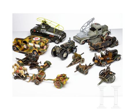   Konvolut Blech-Militärspielzeug TippCo und Gama  Großes Konvolut Militärspielzeug für Bastler, 6/7cm-Serie, Blech-Masseausf