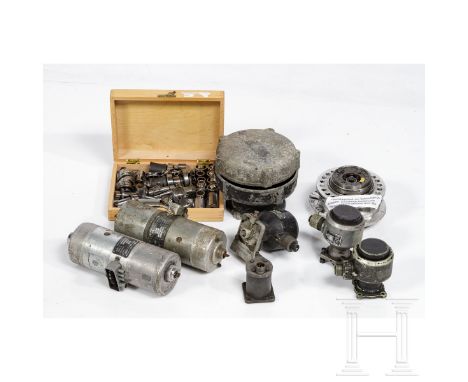   Kleine Sammlung Flugzeugteile, überwiegend für Motoren    Vermutlich überwiegend für die DB 60-Familie. Vier elektrische Dr