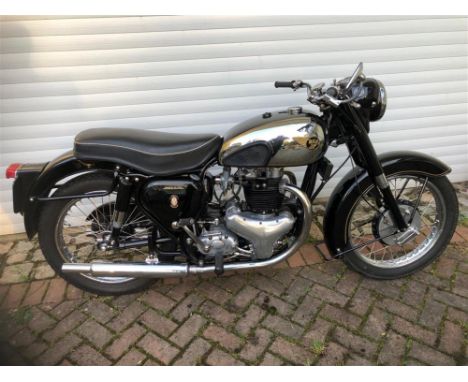 Fully restored by a lifelong BSA enthusiast to show-worthy condition.The BSA Golden Flash (or Gold Flash) was an early expone