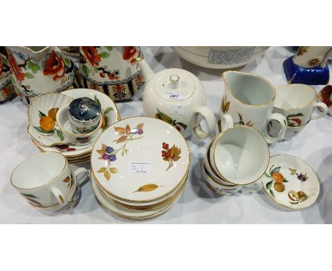Quantity of Royal Worcester porcelain teaware "Evesham" pattern and sundry items 