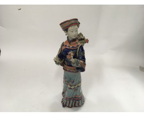 Very fine detailed vintage ceramic figure of a Chinese maiden carrying flowers, signed under base, slight damage to fingers