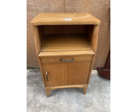 AN OAK LEBUS LINK BEDSIDE CABINET 