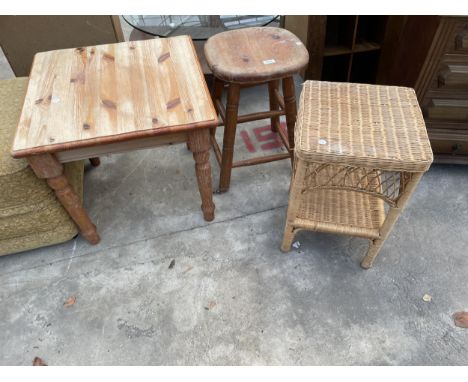 A MODERN PINE LAMP TABLE, PINE STOOL AND WICKER STOOL 