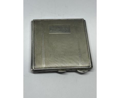 A HALLMARKED BIRMINGHAM SILVER COMPACT 