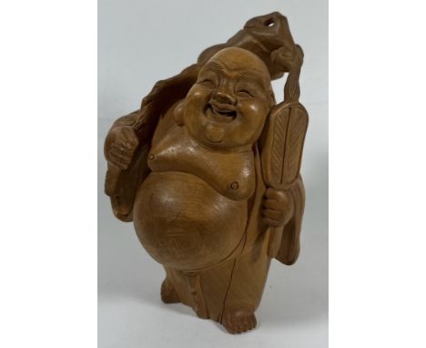 A VINTAGE CARVED WOODEN MODEL OF A BUDDHA, HEIGHT 14 CM 