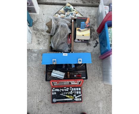 AN ASSORTMENT OF TOOLS TO INCLUDE A SOCKET SET AND A BLACK AND DECKER ELECTRIC SANDER ETC 