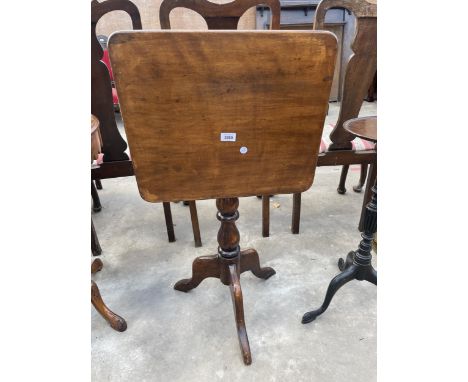 A VICTORIAN MAHOGANY TILT TOP TRIPOD TABLE, 20 X 17" 