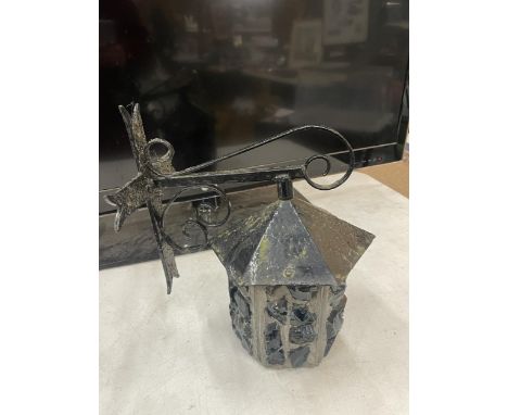 A VINTAGE HEAVY GLASS LANTERN LAMP 