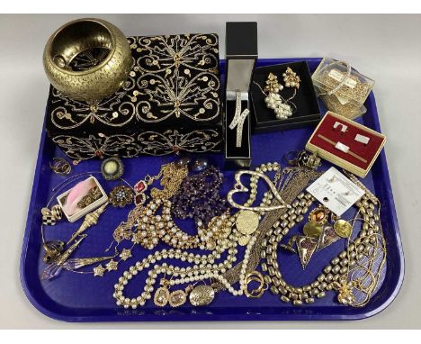 An Assortment of Modern Costume Jewellery, to include a gilt coloured collarette necklace, imitation pearl bead bracelet, dia