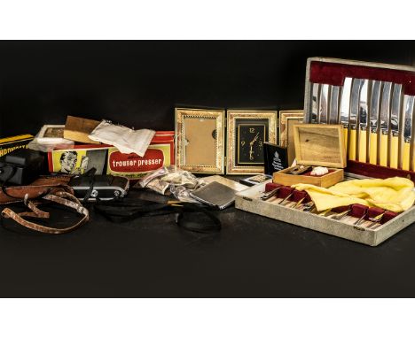 Box of Collectibles &amp; Vintage Items, comprising Kodak Instamatic Cameral 177X; vintage camera in brown carry case; vintag