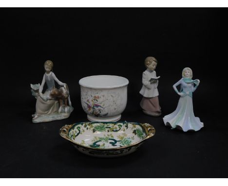 A Coalport porcelain jardiniere decorated in the Tulip Tree pattern, Mason's Ironstone twin handled oval dish decorated in th