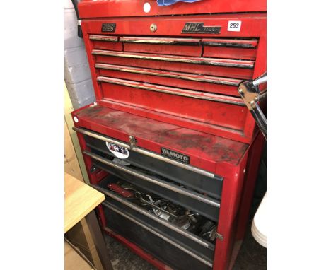 RED MAC TOOLS MECHANICS MOBILE CABINET CONTAINING ASSORTED TOOLS, RING SPANNERS, WRENCHES, SOCKET SETS, ETC