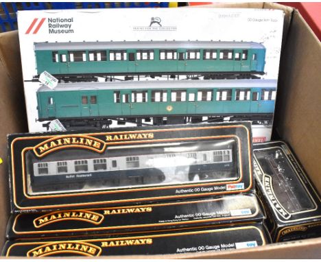 A quantity of mainly OO gauge model railway to include six Wills Finecast boxes, each containing kits (some incomplete), 3054
