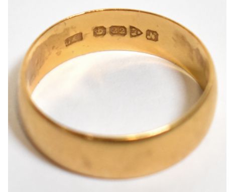 A 22ct yellow gold wedding band, size M, hallmarked for Chester 1913, approx 3.7g. CONDITION REPORT Clear hallmarks, in good 