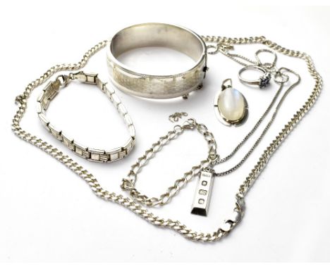 Various items of silver jewellery to include a vintage hinged bracelet with engine turned band, a gate bracelet, length 20cm,