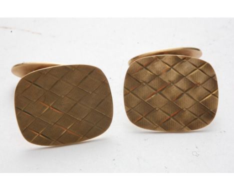 A pair of 9ct yellow gold cufflinks 