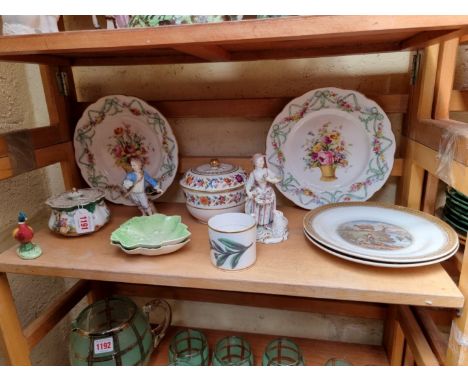 (ML) An interesting group of ceramics, to include: a pair of Royal Worcester cabinet plates; a pair of Meissen figures, 14cm 