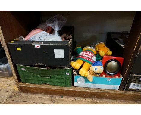 A collection of vintage dolls and similar. (qty) 