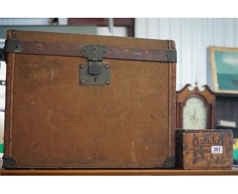 Early 20th century Pine Advertising Pickavant &amp; Co ' Quicko Foot Pump ' Box, 41cm long x 12cm high together with a Early 