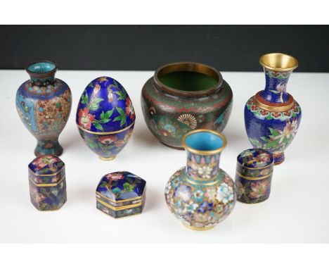 Collection of Chinese cloisonne enamel, 8 pieces to include four small vases, tallest 10.5cm, and four trinket boxes to inclu