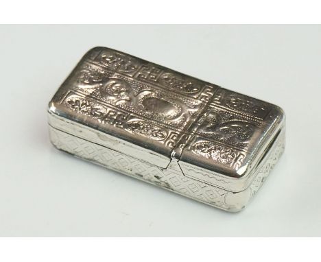 George III silver two compartment snuff box with engraved scrolling and floral decoration to the top and bottom, and geometri