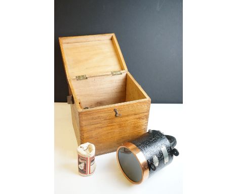 Early 20th century Ship's Signal Lamp by Cooke &amp; Son Ltd of Hull held in it's original oak box 