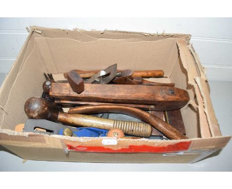 Box of woodworking planes, spokeshave and other assorted tools
