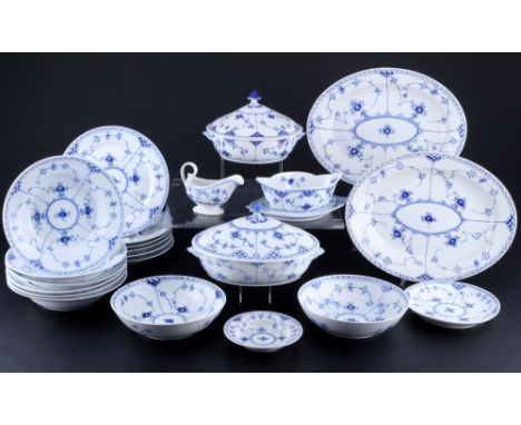 Royal Copenhagen Musselmalet Speiseservice für 6 Personen, dinner service for 6 pers.,22-teiliges Porzellan, Dänemark, mit gr