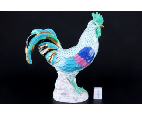 Herend VHV Grüne Fischnetz riesiger Hahn 5030, Rooster Green Fishnet,Porzellan, Ungarn 20. Jahrhundert, blaue Bodenmarke, Dek