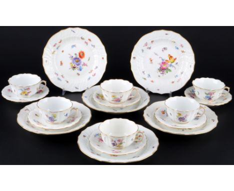 Meissen Neubrandenstein Blumenbukett 6 Teegedecke 1.Wahl, tea cups with dessert plates 1st choice,18-teiliges Porzellan, blau