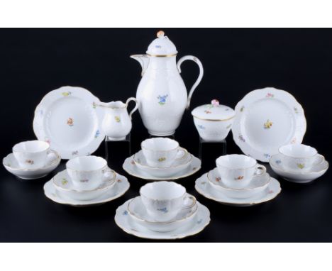 Meissen Streublümchen Neumarseille Kaffeeservice für 6 Personen, coffee service for 6 pers.,21-teiliges Porzellan, blaue Schw