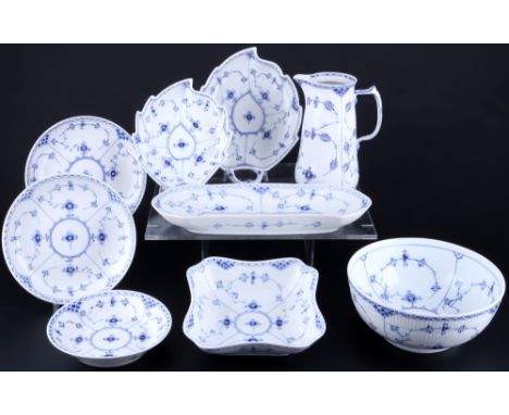 Royal Copenhagen Musselmalet Speiseporzellan, dinner porcelain,9-teiliges Porzellan Lot, Dänemark, mit grüner Firmenmarke und