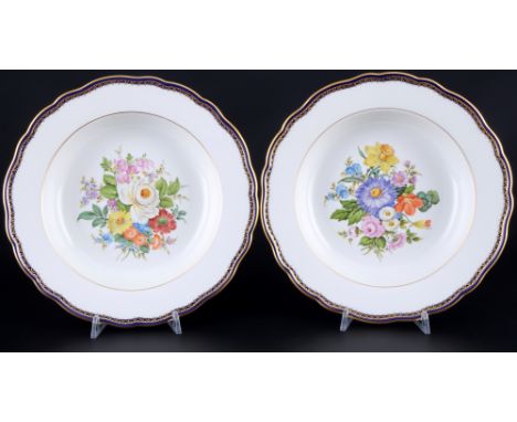 Meissen A-Kante reiches Blumenbukett 2 Suppenteller 1.Wahl, soup plates 1st choice,Porzellan, blaue Schwertermarke 1. Wahl, D