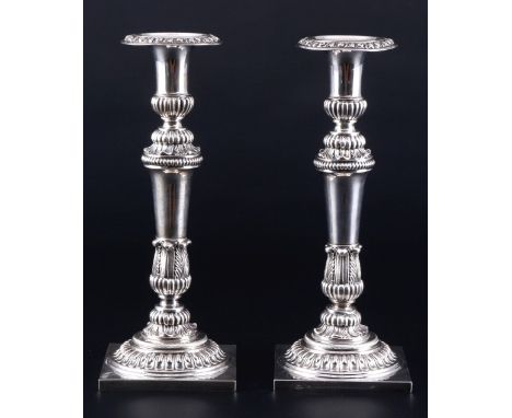 Silber großes Paar Kerzenständer 18. Jahrhundert, silver candlestick 18th century,Silber, 18. Jahrhundert, mit Tremolierstric