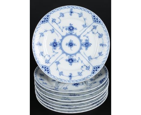 Royal Copenhagen Musselmalet 8 Kuchenteller, dessert plates, Porzellan, Dänemark, am Boden mit grüner Firmenmarke und blauen 