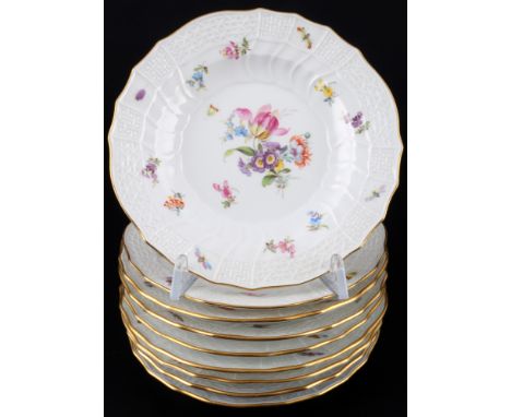 Meissen Neubrandenstein Blumenbukett mit Insekten 9 Dessertteller 1.Wahl, dessert plates 1st choice,Porzellan, blaue Schwerte