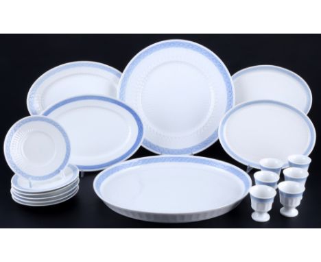 Royal Copenhagen Blauer Fächer 18-teiliges Speiseporzellan, dinner porcelain,18-teiliges Porzellan, Dänemark, mit grüner Firm