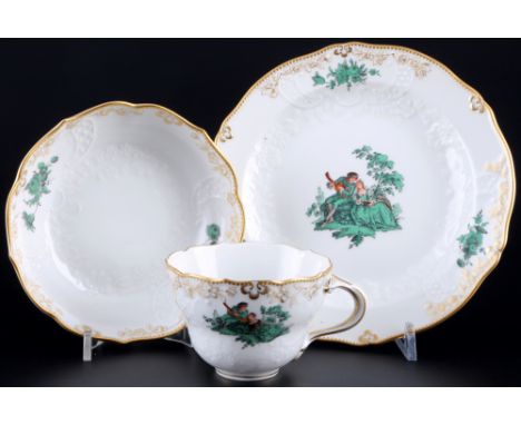 Meissen Neumarseille Watteau-Szenerie Kaffeegedeck 1.Wahl, coffee cup with dessert plates 1st choice,3-teiliges Porzellan, bl
