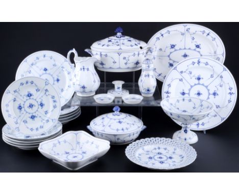 Royal Copenhagen Musselmalet Gerippt Speiseservice für 5 Personen, dinner service for 5 pers.,22-teiliges Porzellan, Dänemark