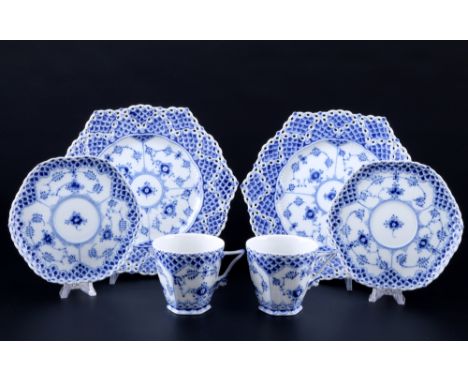 Royal Copenhagen Musselmalet Vollspitze 2 Kaffeegedecke 1036/1094, full lace coffee cups with dessert plates,Porzellan, Dänem