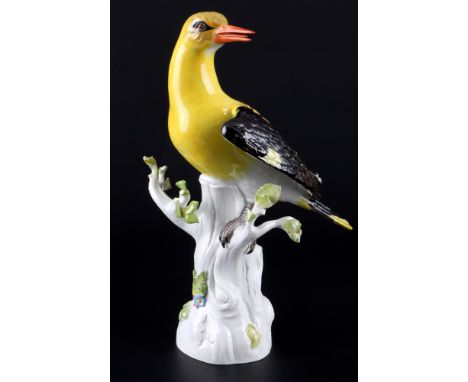 Meissen Pirol auf Stamm 1.Wahl, porcelain oriole 1st choice,Porzellan, blaue Schwertermarke 1. Wahl, Entwurf von Johann Joach