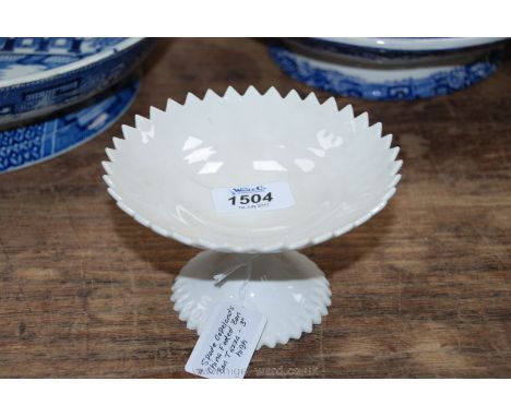 A Spode Copelands China Footed Bon Bon Tazza - 3" high.
