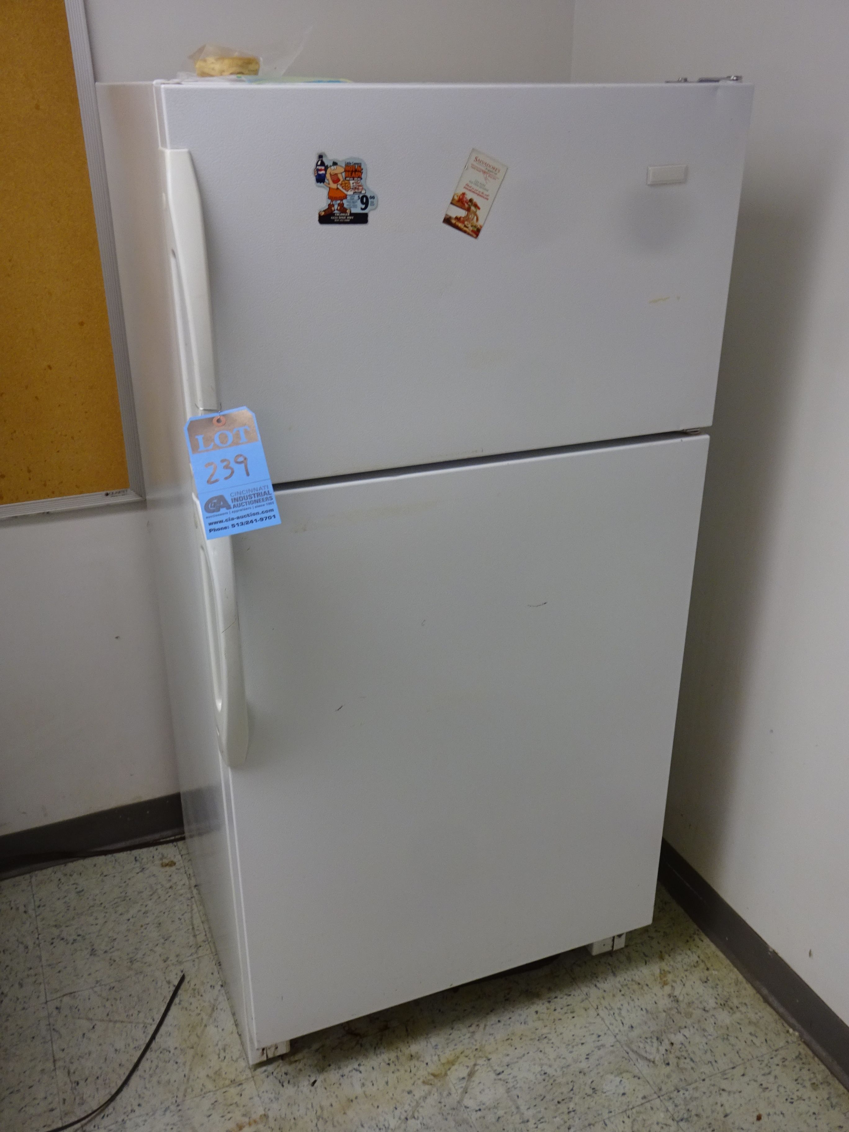 { Group of lots 238, 239 } } } } } } } } MAGIC CHEF MODEL RB151A