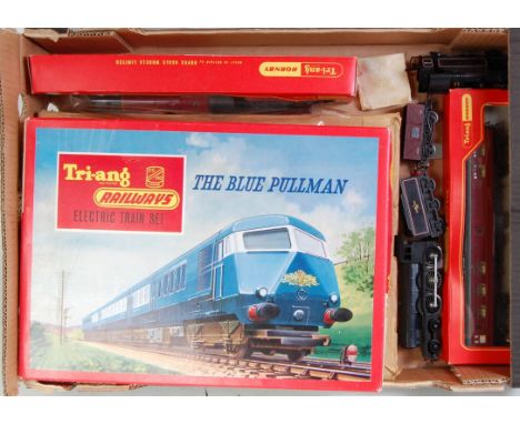 Triang items including RS52 Blue Pullman train set missing some inner packing (G-BD), 3 other locomotives Princess class and 