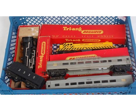 Tray containing Triang R155 yellow diesel switcher striped ends (NM-BNM), 4-6-2 steam engine and tender (G-BG), 2 early silve