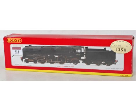 A Hornby R2975 special edition 0370/1350 black livery No. 70000 'Britannia' engine and tender (M-BNM)
