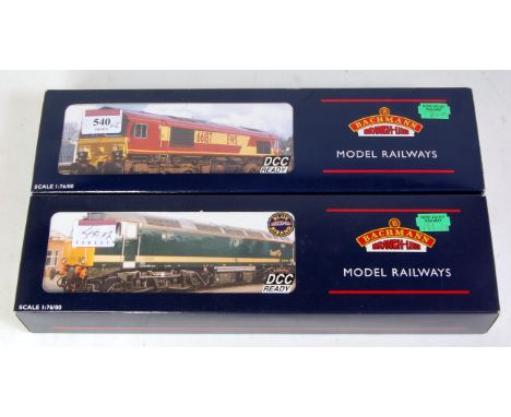 Bachmann 32-733 class 66 diesel locomotive EWS livery No. 66068 (NM-BNM) and 32-752 class 57/0 First Great Western livery No.