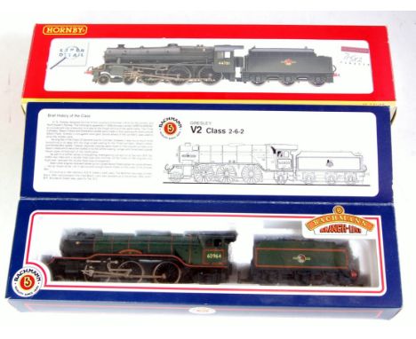 Bachmann 31-552 BR lined green class V2 engine and tender 'The Durham Light Infantry' (G-BG) together with Hornby R2258 BR cl