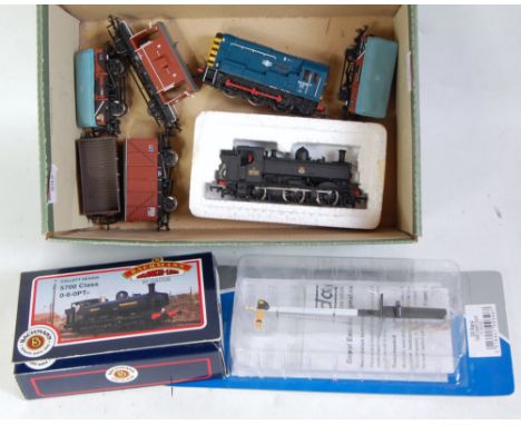 A mixed lot Bachmann 31-900A GWR green 57XX pannier tank engine (G-BG), Dapol electric GWR distant signal (M-BM), unboxed Mai